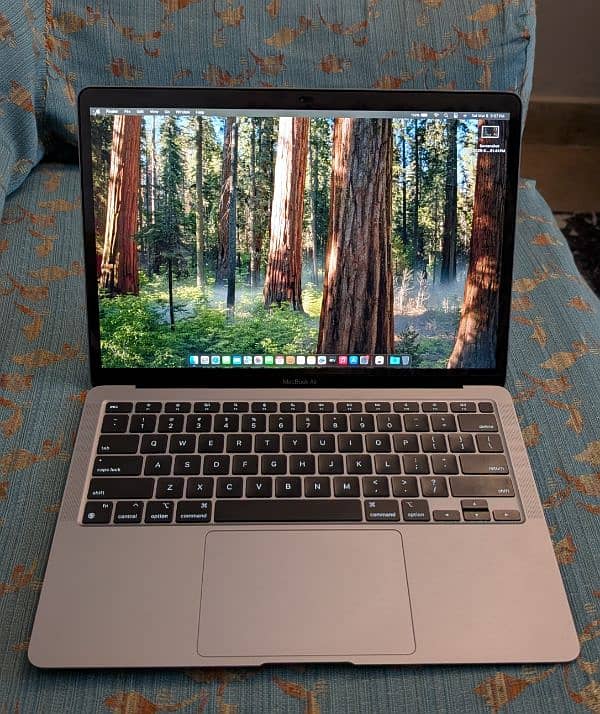 Macbook Air M1 Chip 256GB SSD 3