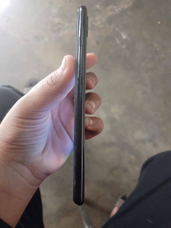 Vivo V9 4