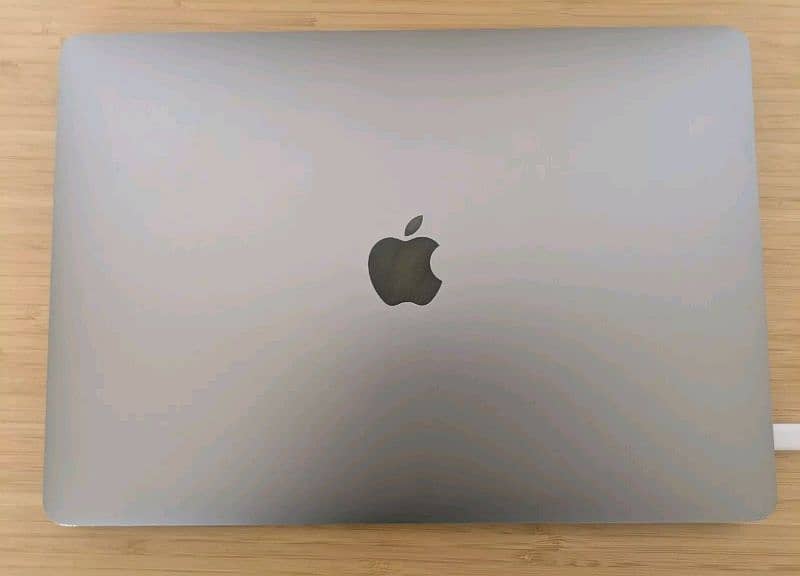 MacBook Pro 2020 M1, 8GB, 256 GB. 2