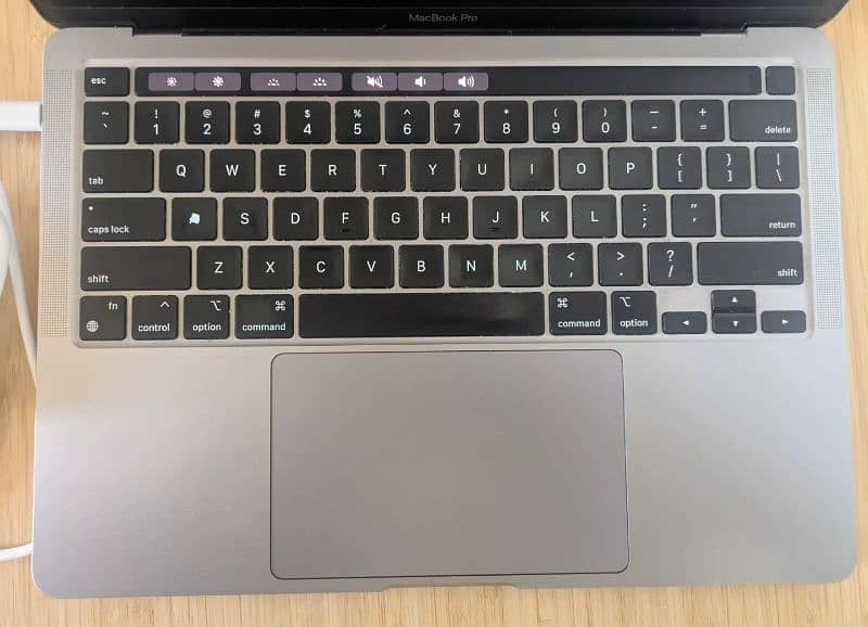 MacBook Pro 2020 M1, 8GB, 256 GB. 3