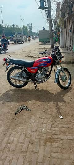 I am selling Suzuki 125 original condition