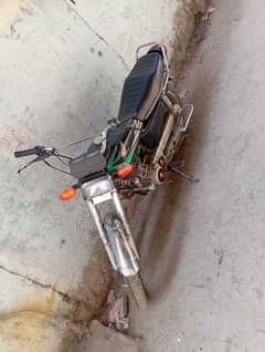 Honda 125 total genuine 2013 model urgent sale. need money