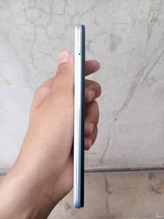 SAMSUNG GALAXY A50 4/128.4000MAHplease contact me WhatsApp(03289951005