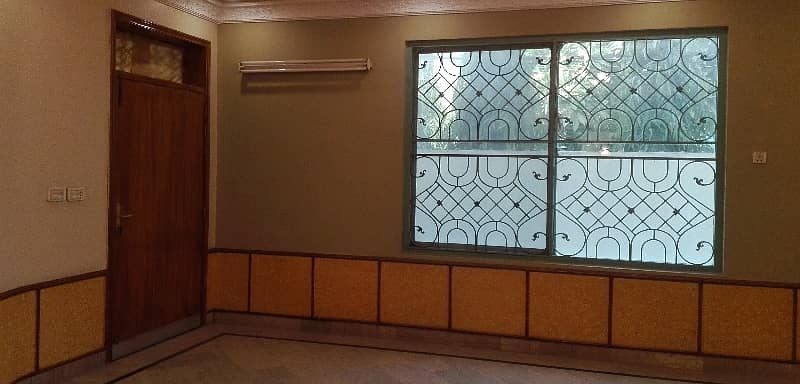 1 Kanal Lower Portion For rent In Marghzar Officers Colony 0