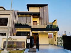 10 Marla Nicely Built Luxury House Available at prime Location In Citi Housing Gujranwala