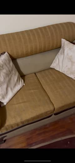 Used sofa set 3  2 1 with 2 small tables