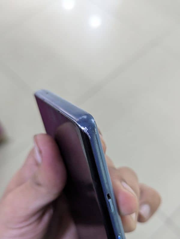 OnePlus 8 5G 8/128 Single Sim                  (Aquos R6, Sony mark 3) 6