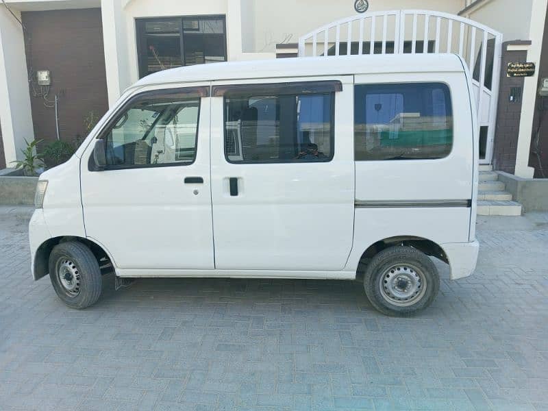 Daihatsu Hijet 2014 3