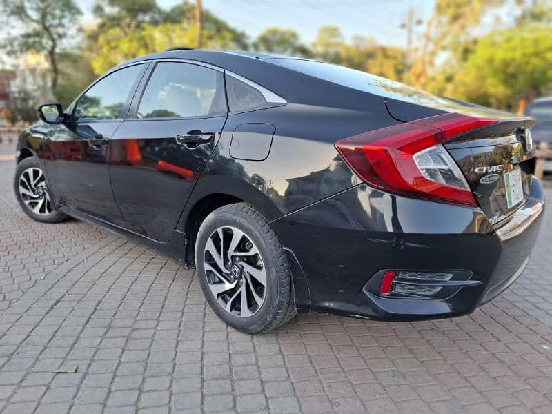 Urgent Sale Honda Civic 1.8 UG 2017/18 4