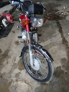 AOA wanna sell meh bike urgently condition is 10/9.5