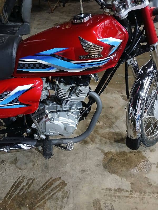 AOA wanna sell meh bike urgently condition is 10/9.5 2