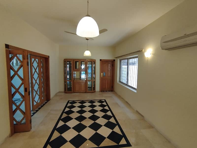 A Beautiful 500 Sqyd House Is Available For Rent 3