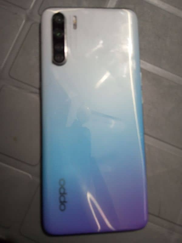 oppo F15 urgent sale painel change hai butt fone All ok hai. 1