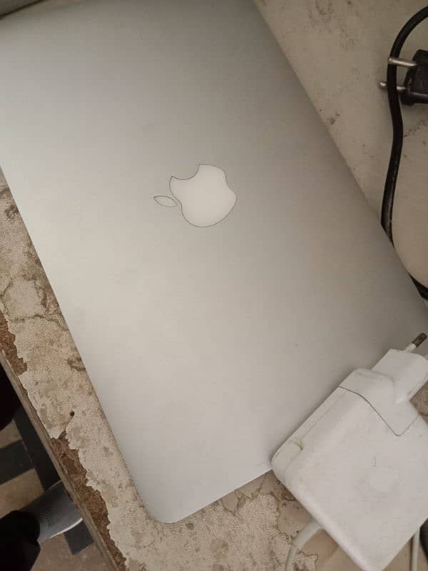 Macbook Air 2011 0