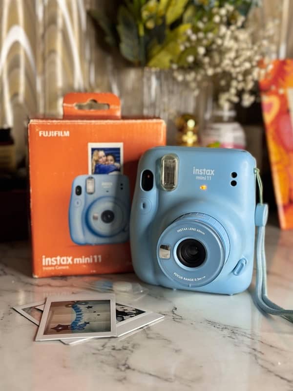 Fujifilm Instax Mini 11 (Sky Blue) - Complete Set with Accessories 3