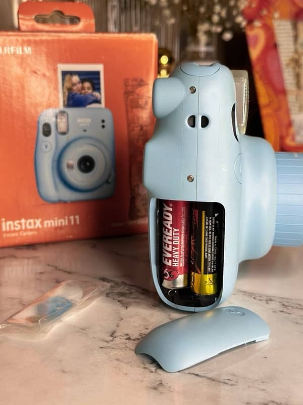 Fujifilm Instax Mini 11 (Sky Blue) - Complete Set with Accessories 4