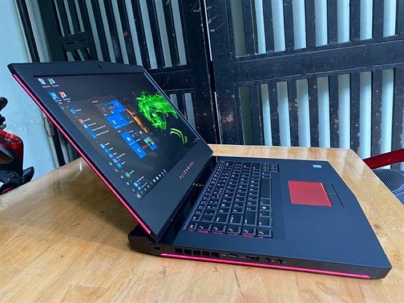Model Name - Alienware 15 R4 8