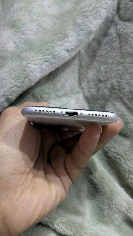 iPhone SE 2020 Official PTA 128GB 6