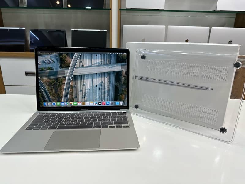 MacBook Air 2020 | 13 inches | M1-Chip | 8GB With 256 GB Storage 2