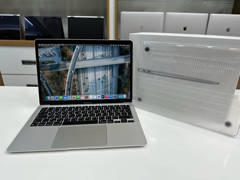 MacBook Air 2020 | 13 inches | M1-Chip | 8GB With 256 GB Storage 3