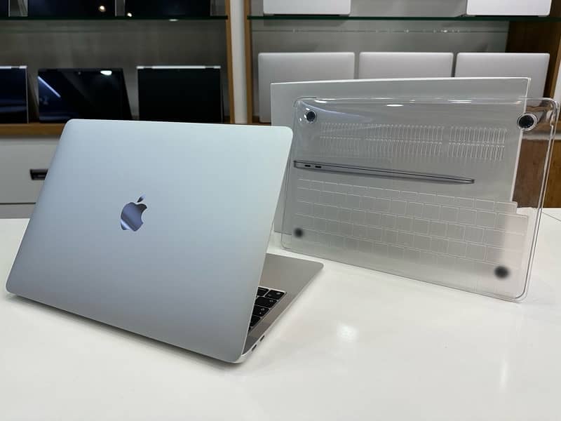 MacBook Air 2020 | 13 inches | M1-Chip | 8GB With 256 GB Storage 5