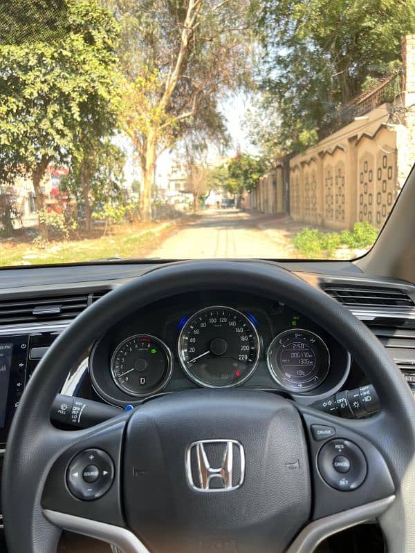 HONDA CITY 1.5 CVT ASPIRE 4