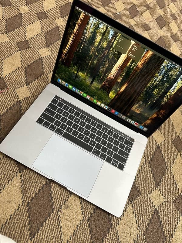 MacBook Pro A+Con“  2019 (15.4  inch)“ i9  32/512   4gb graphics card 1