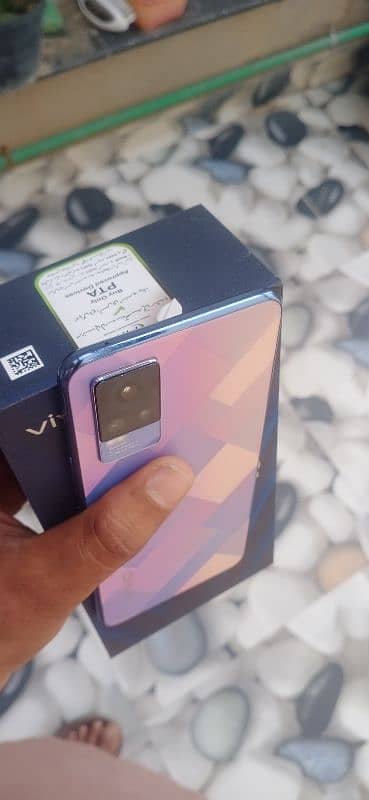 vivo v21e 8+128gb with box charger 4