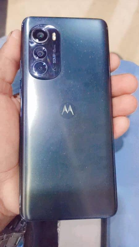 Motorola Edge 2022 3