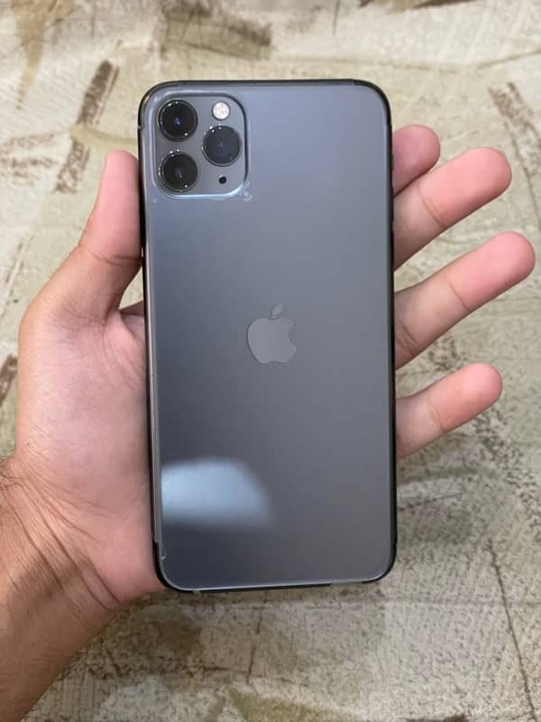 iPhone 11 Pro Max - PTA & Waterpacked 1