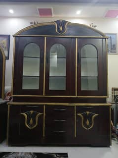 Bed,dessing table,bartan almirah