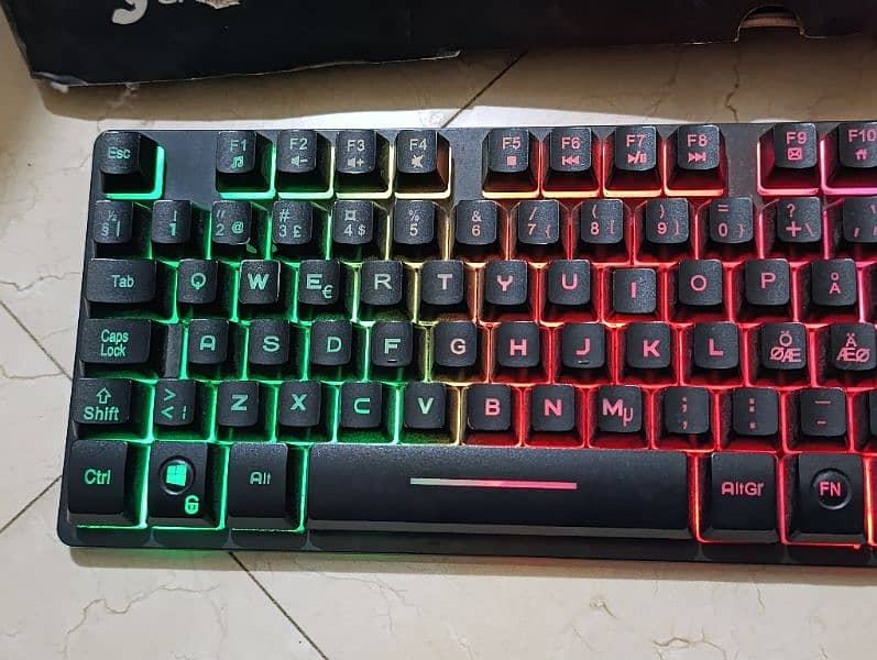 L33T Gaming Gulltoppr RGB Mechanical Keyboard 0