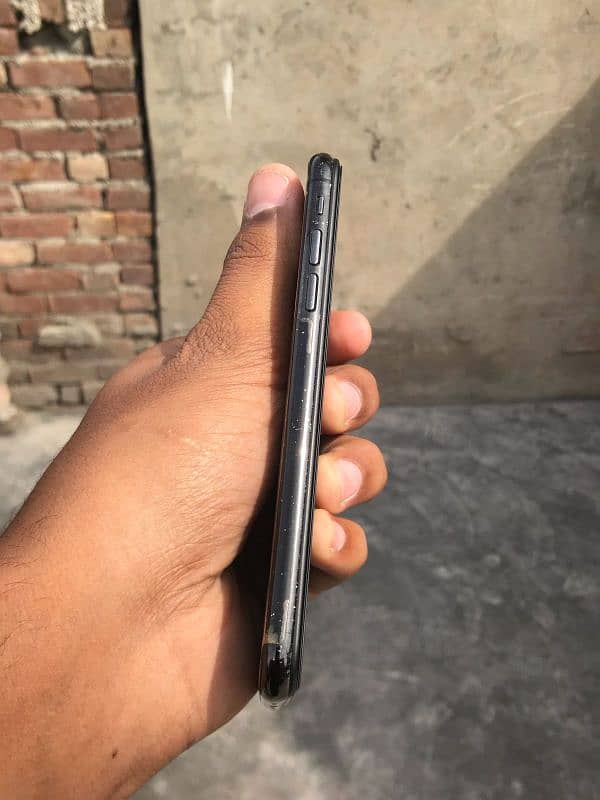 i phone x ha 64 gb ha pta approved ha 7