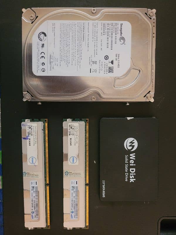 SSD 256 GB, HDD 500GB, RAM8GB X 2 0