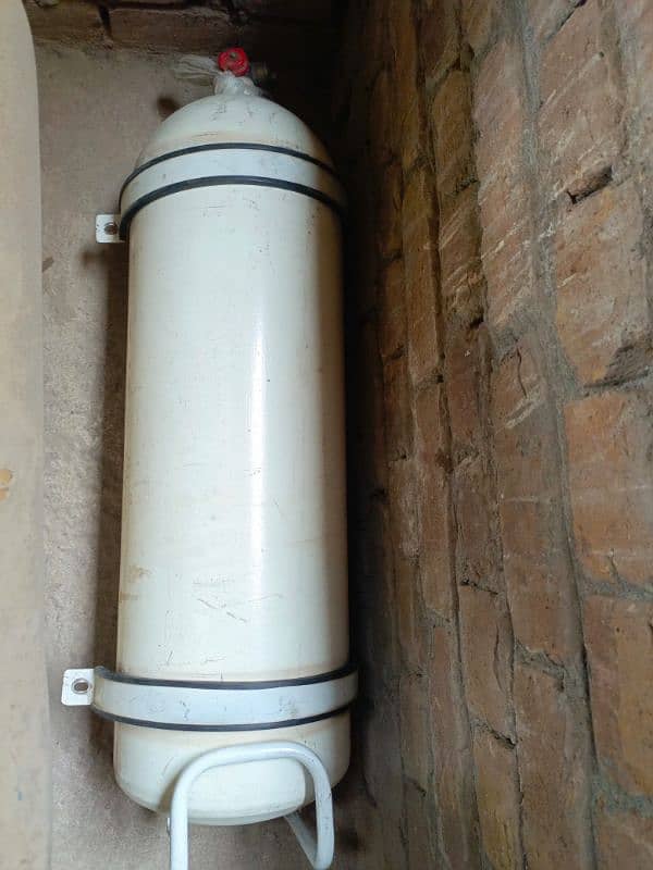 Suzuki Mehran Genuine CNG cylinder with kit for Sale 0