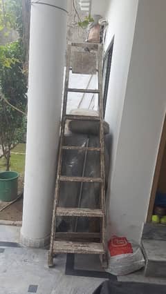 perfect condition 7.5 to 8 feet iron ladder