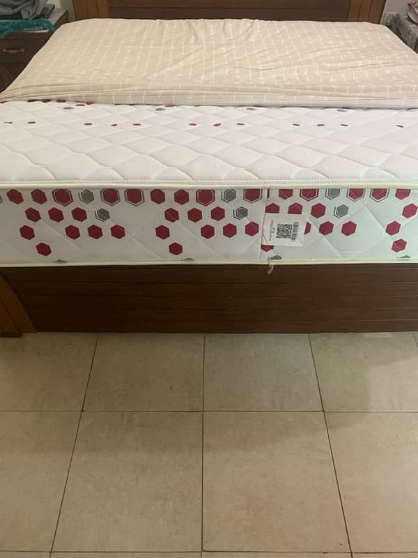 Master King size matress with 6Inches hieght. 1