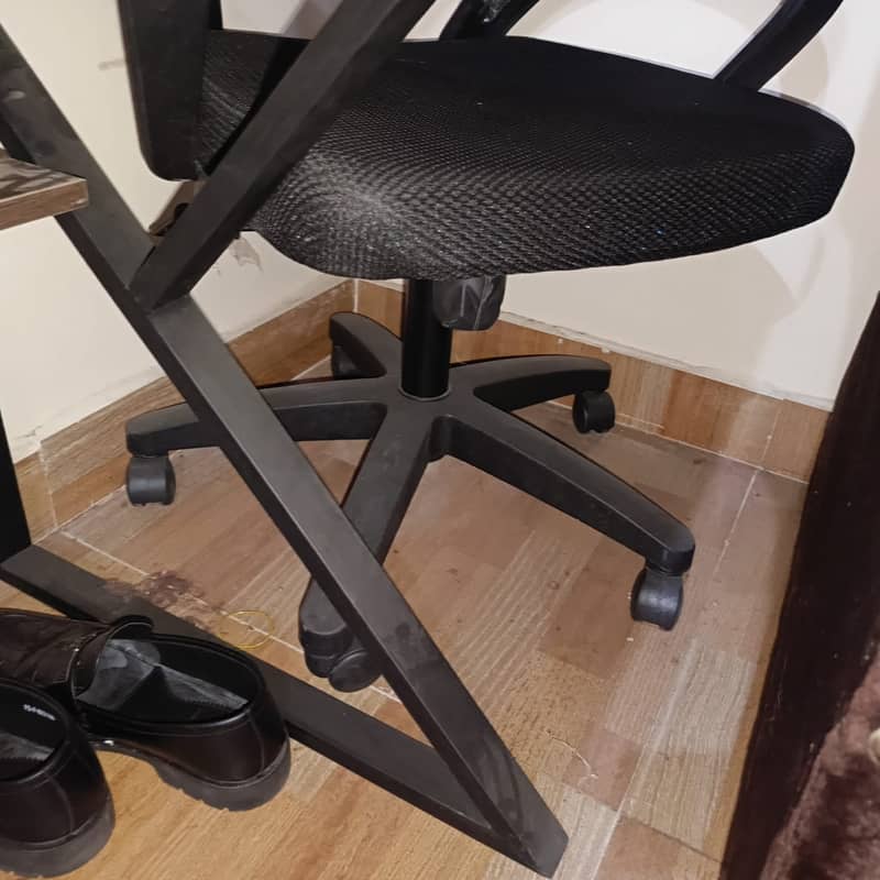 Office Chair and Office Table Set 2