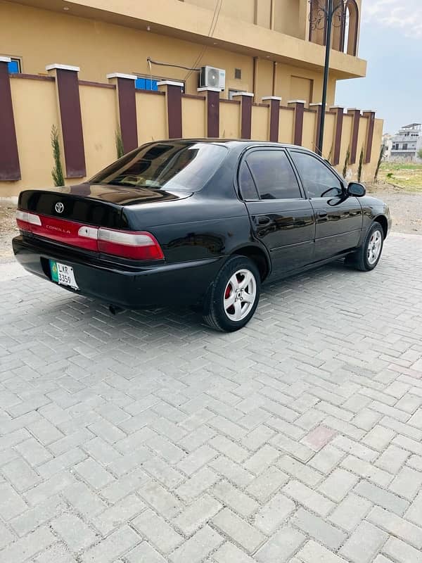 Toyota Corolla XE 2000 3