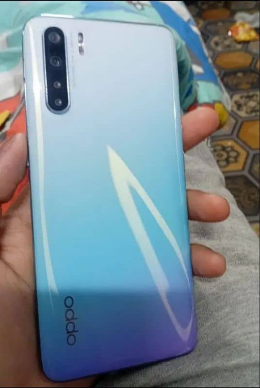 OPPO F15. 2