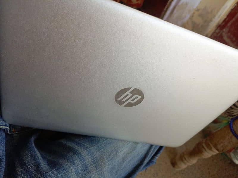 laptop for sale only interested people come 4