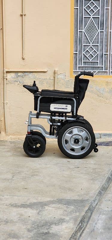 Electric wheelchair 8