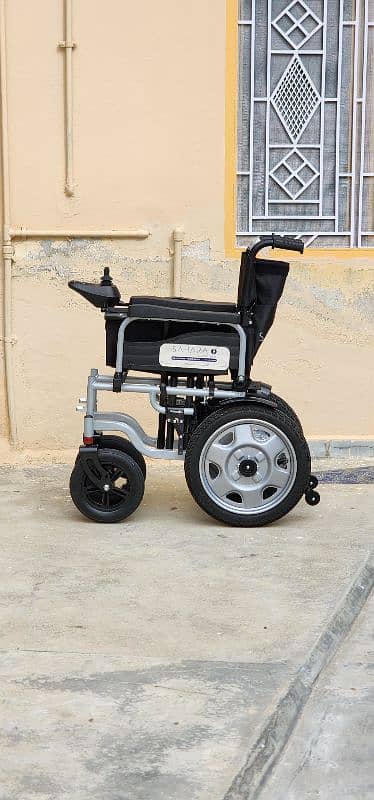 Electric wheelchair 10