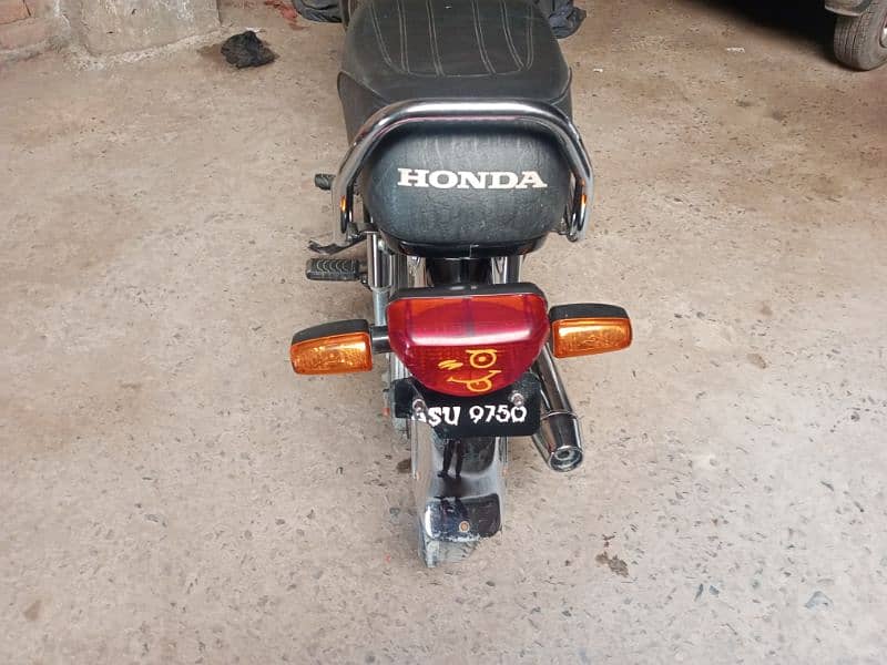 bike CD 70 23 model Honda 2