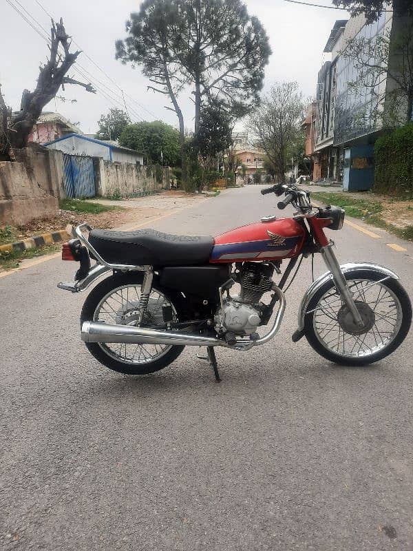 Honda 125 euro 2 islamabad number 1