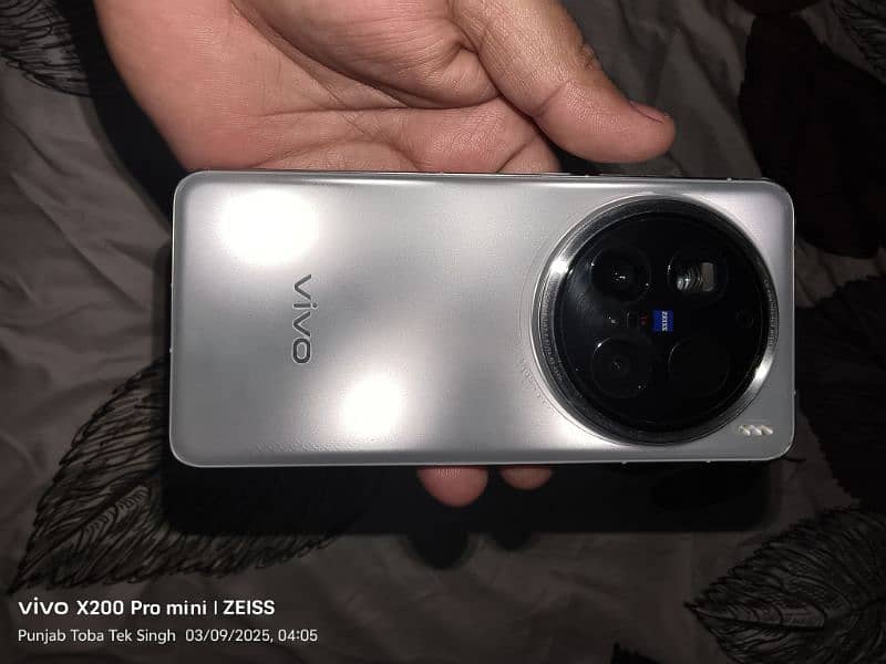 Vivo x200 pro 0