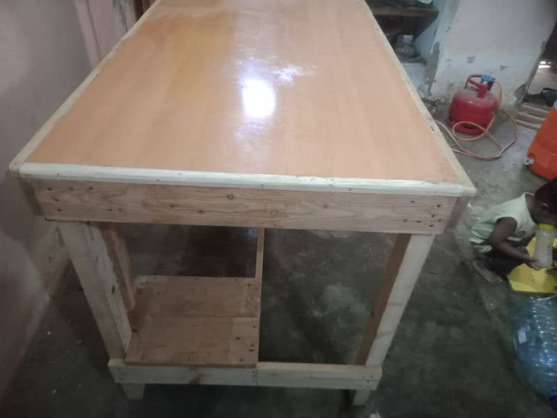 working table Brand new condition 0