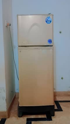 Dawlance Refrigerator Medium Size