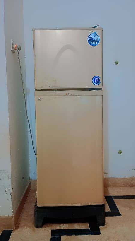 Dawlance Refrigerator Medium Size 0