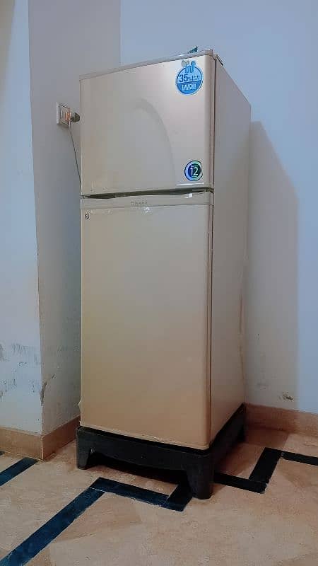 Dawlance Refrigerator Medium Size 1